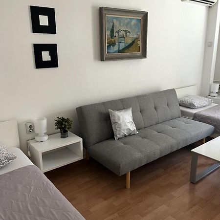 Arss Apartment Skopje Main Square Ngoại thất bức ảnh