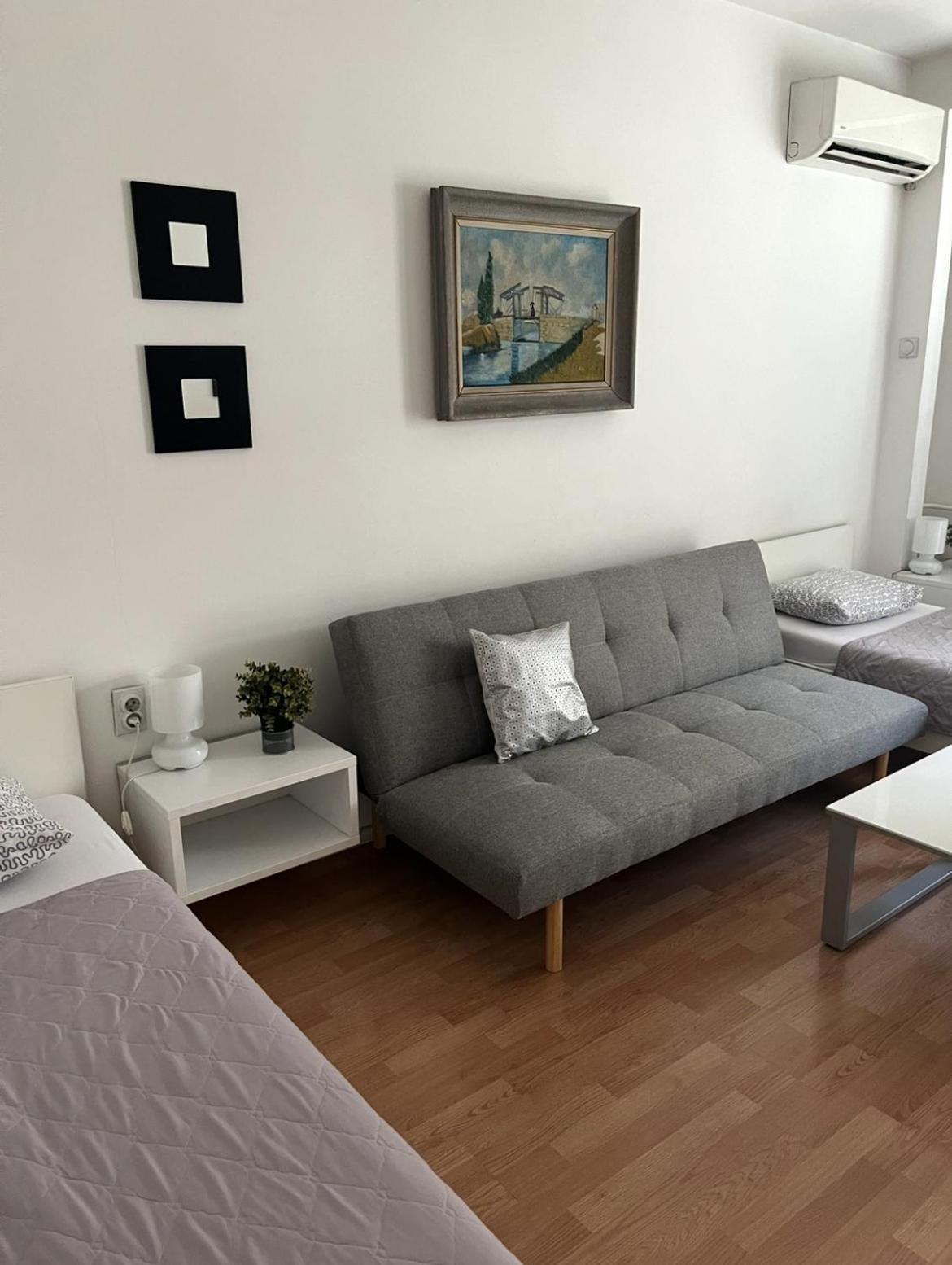 Arss Apartment Skopje Main Square Ngoại thất bức ảnh