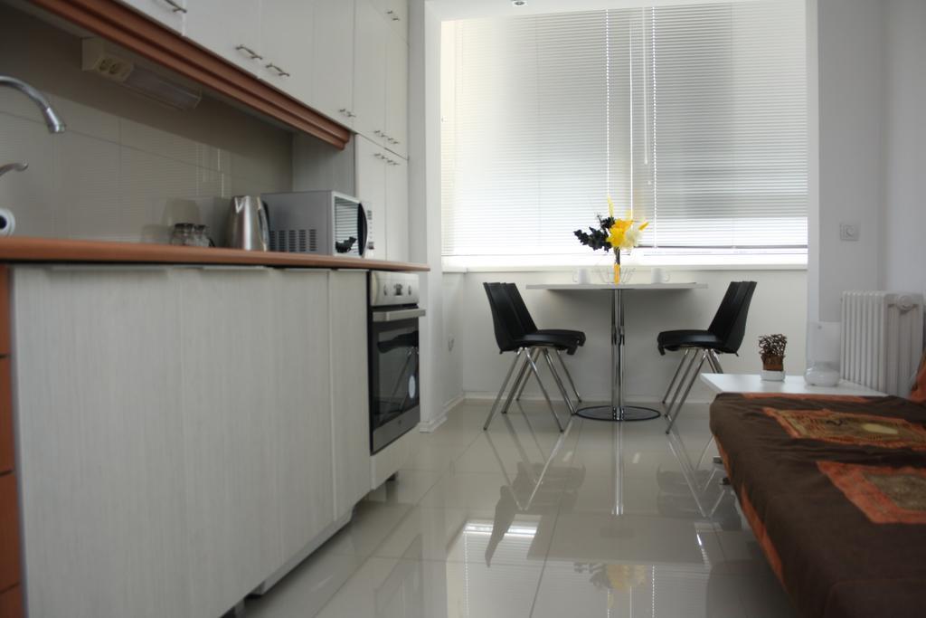 Arss Apartment Skopje Main Square Ngoại thất bức ảnh